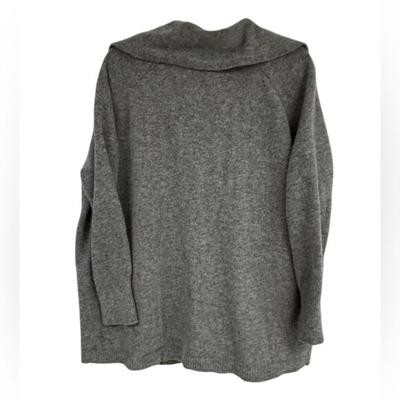 ELLEN TRACY Gray 100% Wool Zip Front Cardigan Sweater, shawl collar. Size Medium - Picture 2 of 6